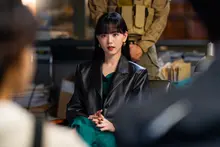 Netflix 'Cash Hero' Lee Chae-min & Kang Han-na Reveal Character Stills for 'Criminal Association'!