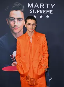 Timothée Chalamet X A24, Cược Giáng Sinh... 'Marty Supreme' Ra Mắt Tại Sphere Ngày 25