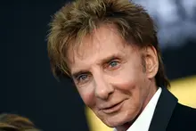 流行音樂傳奇貝瑞·曼尼洛（Barry Manilow）82歲被診斷為肺癌... 