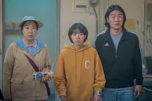 장기이식으로 초능력 얻은 평범한 소시민 히어로들의 코믹 액션 영화 〈하이파이브〉