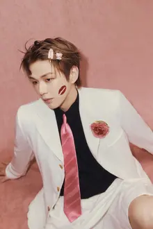 강다니엘, 작곡 도전한 새 미니앨범 '글로 투 헤이즈'…