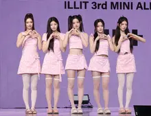 아일릿의 새 미니앨범 ‘밤’, 신곡 '빌려온 고양이'로 마법소녀 변신…