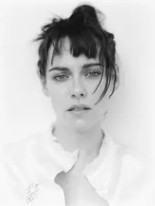 Kristen Stewart, sélectionnée comme 'réalisatrice à surveiller' avec son film de début 'La Chronologie de l'Eau'