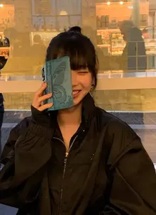 [포토&] 에스파 카리나, 米蘭的阿姨通話 