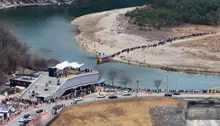 [カルチャー&] '王と住む男' 大ヒットに観光客5倍急増…永川の青嶺浦 緊急安全点検