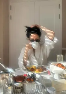 [照片&] 韓國的奧黛麗·赫本 李英愛，披著浴袍的無瑕素顏…日常也成為電影