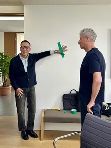 Hyundai Card's Chung Tae-young Meets Maurizio Cattelan, Creator of the 100 Billion Won Banana Artwork!