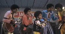 「ポップの帝王リバイバル」映画『マイケル』　“マイケル”で大合唱・応援ボード上映会が続々、コンサート会場の震えそのまま！