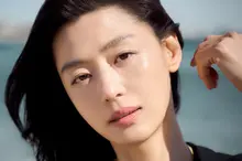 【專訪】《群體》全智賢①：片場很有趣、準時上下班、世界觀鮮明……延尚昊導演的成果從不讓人失望