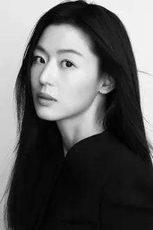 Interview: Jun Ji-hyun on 〈Colony〉 — ‘I looked good in my previous project, too … there really was no special makeup treatment’