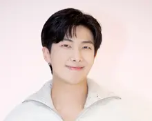 RM de BTS entre pour la première fois au SFMOMA avec une exposition spéciale aux États-Unis… 140 œuvres de sa collection personnelle et un audioguide enregistré par ses soins