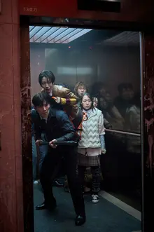 Jun Ji-hyun X Koo Gyo-hwan’s “Colony” Reclaims No. 1 at the Box Office in a Day—500 Million Views in Sight