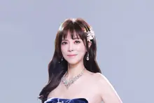 'Nha sĩ biết hát' Lee Ji, cựu du học sinh Khoa Răng-Hàm-Mặt Đại học Seoul sau 17 năm chuyển mình gây sốc thành ca sĩ nhạc trot