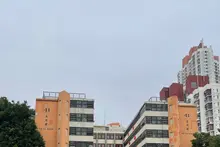 香港復古電影之旅 ① 周潤發的《奪命街頭血戰》，在三水圍梅豪樓學香港史