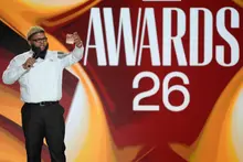 ドルスキー「BETアワーズ」史上最年少ホストに就任…ロリン・ヒル＆テヤナ・テイラー最高の栄誉抱擁
