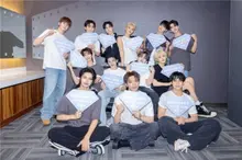 'Thử thách trường tồn' cả 13 thành viên của SEVENTEEN đều ký tái hợp đồng lần thứ hai với PLEDIS
