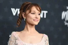 Ariana Grande dừng hoạt động chỉ vài ngày sau khi trở lại với album thứ 8