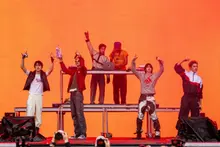 Cortis làm chủ sân khấu Lollapalooza của Mỹ… Lôi cuốn 50.000 khán giả trong 40 phút