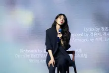 « Je suis un personnage en pleine évolution » : Jeong Eun-ji revient en solo après quatre ans… elle produit l’intégralité des titres, un rêve d’autrice-compositrice