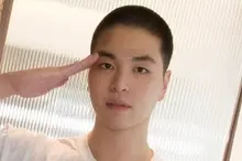 Koo Jun-hoe của iKON công bố video cạo đầu trước ngày nhập ngũ 11/8, iKON trở thành 'idol đã hoàn thành nghĩa vụ quân sự'