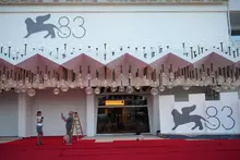 Venice Film Festival opens today; Lee Chang-dong’s ‘Possible Love’ vies for Golden Lion