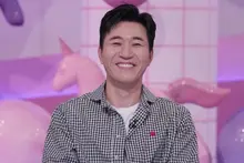 Kim Jong-min, de Koyote, bientôt papa à 47 ans après un an sans alcool : il annonce sa grossesse à 17 semaines dans « Le retour de Superman »