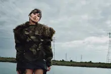 Beabadoobee, invitée en première partie des concerts de Taylor Swift, se produit pour la première fois en Corée sept ans après ses débuts… Tournée en salles le 23 mars prochain à Séoul