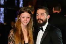 Mia Goth y Shia LaBeouf rompen definitivamente: pone fin a su matrimonio y presenta una demanda formal de divorcio