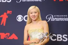 Rosé se produira au gala Art+Film de DiCaprio le 7 du mois prochain et envoûtera le monde entier
