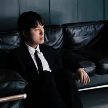 El cantautor Shim Hyun-bo presenta su quinto álbum de estudio, «Lo que llamábamos amor», tras 11 años de espera