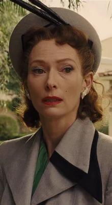 틸다 스윈튼의 변신, 어디까지 봤니?