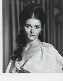 슈퍼맨 곁으로 돌아간 로이스 레인, 故 마곳 키더를 기리며