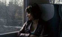 <렛 더 선샤인 인>, 몸의 대화 언어의 집