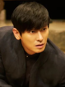 겹치기 출연 전문 배우는 누구? 극장가에 두 번 걸린 배우들