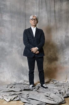 <안녕, 티라노: 영원히, 함께> 음악감독 사카모토 류이치의 ‘사카모토 스타일’