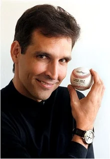 베놈 창조자 토드 맥팔레인은 어떻게 만화계 갑부가 됐나 ③