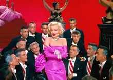 [에디터PICK] 크리스마스에 색다른 영화관에서 즐기는 클래식 영화들