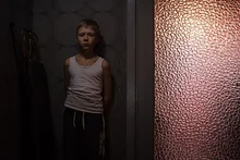 <러브리스>가 비극적인 세계와 단절된 우리의 모습을 비추는 방식