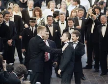 상의를 벗어 던진 여배우도 있었다? 역대 칸영화제에서 생긴 일