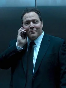 ‘의자에 앉은 사람’, 히어로 영화 속 조력자들의 유형과 능력치를 알아보자