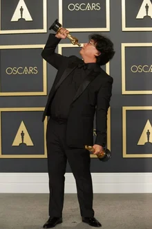 '로컬'에서 '글로벌'로, <기생충> 오스카 수상이 주는 의미