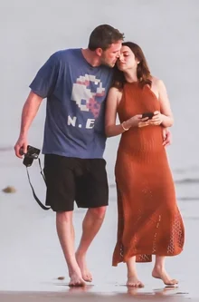 &hearts;봄맞이&hearts; 할리우드 양봉장 차린 벤 애플렉, 아나 디 아르마스 근황