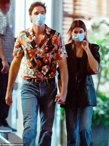 <키싱 부스> 제이콥 엘로디, 젠데이아랑 잘 만나고 있는 줄 알았는데 톱모델과 새 열애설?