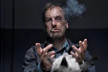 사울 굿맨과 브라운 박사의 만남? <노바디>를 만든 사람들