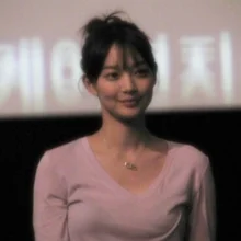 리즈 시절이 있었는데요&hellip; 없었습니다&hellip; 매년 매달 매일이 리즈인 신민아