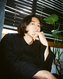 여전한 클래스 ㄷㄷ 장발로 돌아온 고수 근황