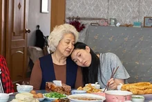 [할리우드 소식] 아콰피나, 흑인 문화 조롱 논란 해명