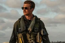 톰 크루즈 말고! <탑건: 매버릭> 출연한 마일즈 텔러, 어디서 봤더라?