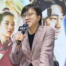 흥행 불패 신화 계속될까? '영화계 타짜' 최동훈 감독의 갓벽한 필모그래피