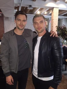 수영에 랩에 까임방지권까지 무엇? 잘 생겼는데 막 쓰는 얼굴 에드 스크레인